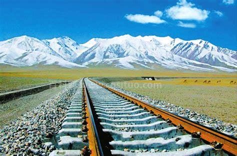 中国修建的第一条铁路是