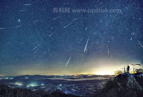 天空中为什么出现流星雨