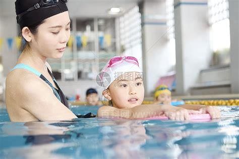 年轻的女孩子，最好还是不要涉及字母圈