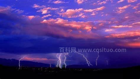 下雨的天空(下雨的天空突然雷声轰隆隆是什么歌)