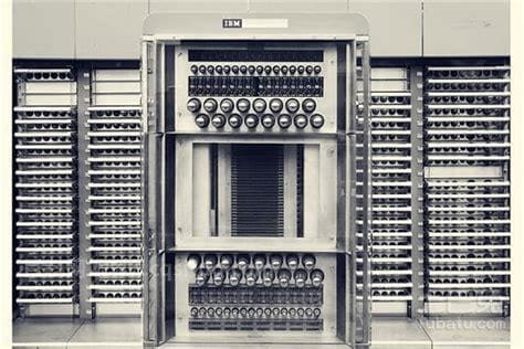 第一代计算机(第一代计算机的产生及历史发展回顾)