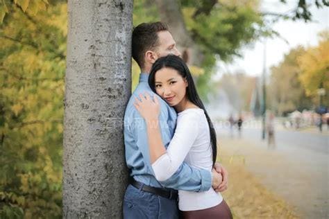 特别吸引男人的已婚女人