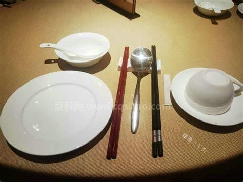 白色是公筷还是黑色是公筷（公筷是什么颜色）