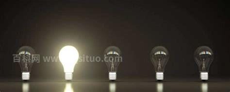 爱因斯坦发明电灯的故事 爱因斯坦发明电灯简介