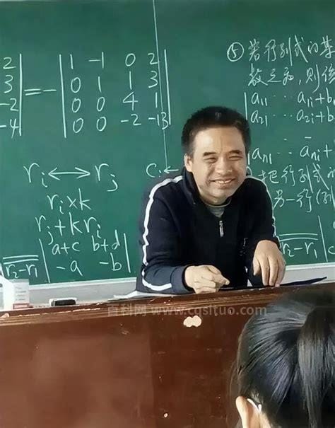 舔盘子是指什么