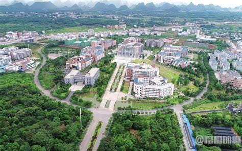 桂工是哪个大学