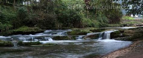 沟水汨汩的意思