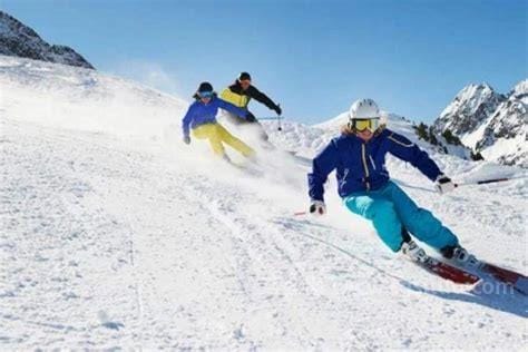 一般滑雪场的滑雪板多少钱