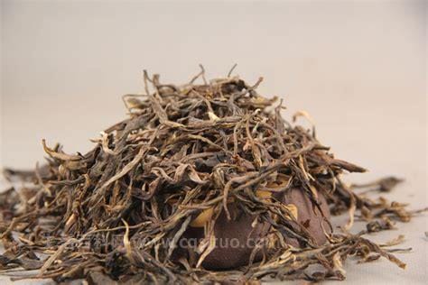 老树生普洱茶的价格，一般1600元一公