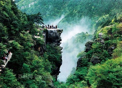 庐山简介及旅游攻略 庐山瀑布为一绝（三杯石鸡不能错过）