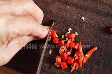 辣椒辣到手了最快消除方法，四个缓解方法（凉水冲洗/酒精擦拭）优质