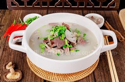 最适合冬天喝的10款养生汤，枸杞红枣乌鸡汤可以改善身体机能优质
