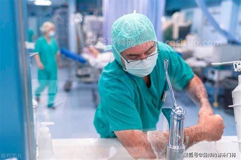 为什么外科医生做手术要举着双手，是保证干净无菌优质