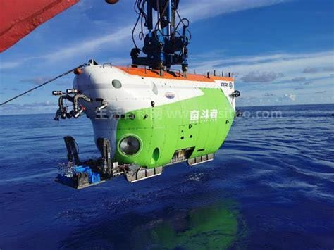 2021年11月10日深潜突破一万米的中国载人潜水器叫什么