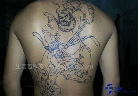 中国十大不可以纹的刺青排名榜，纹两根过肩龙的活不了40几岁