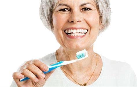 怎样刷牙才能让牙齿变白