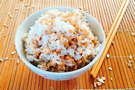 燕麦跟大米一起蒸米饭的好处